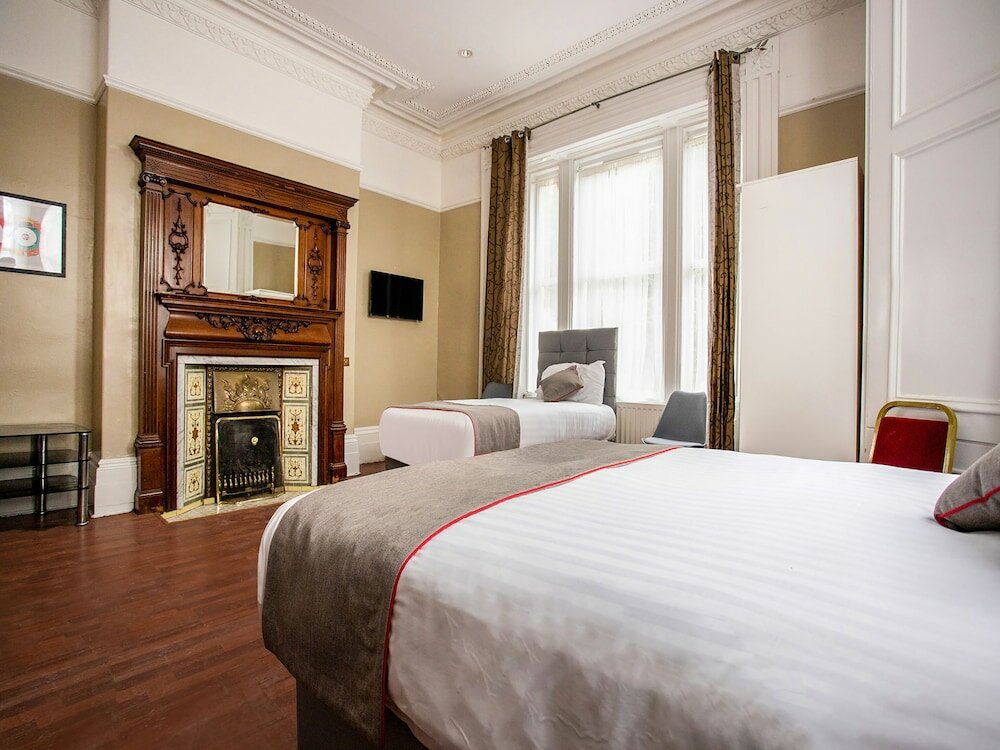 Фото отеля 2