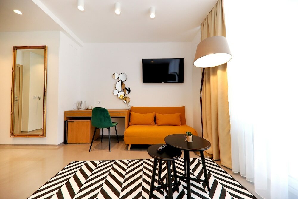 Фото White Rooms Zadar 345