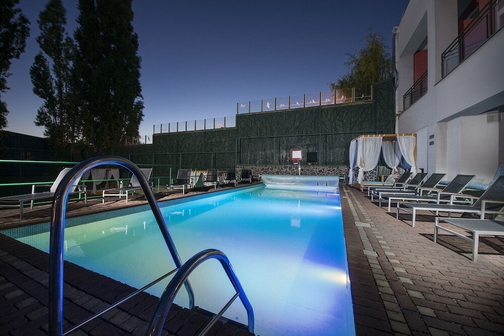 Фото отеля 2