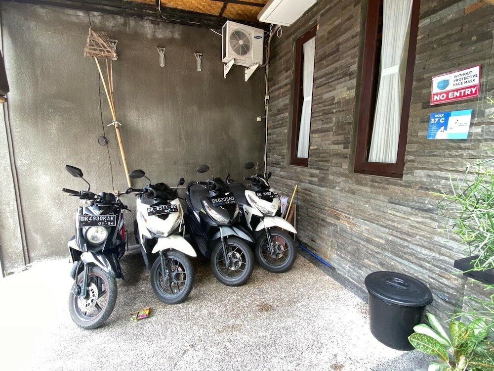 Фото Suwardika Homestay and Dormitory - Hostel