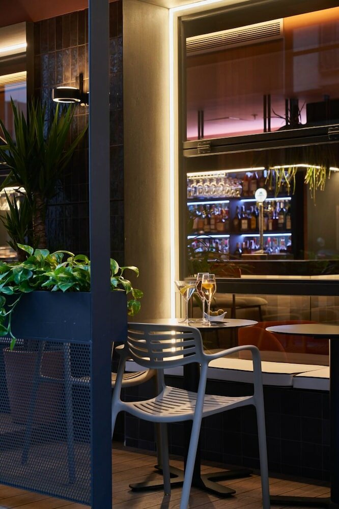 Фото Aparthotel Augusta Barcelona