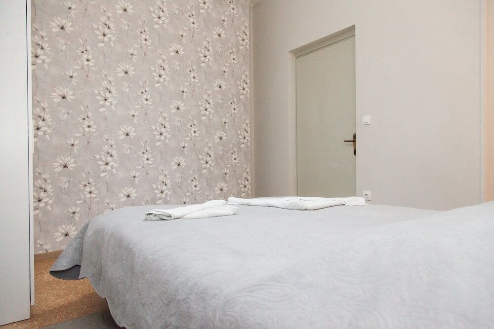 Фото Fabulous Apartment Across Flisvos