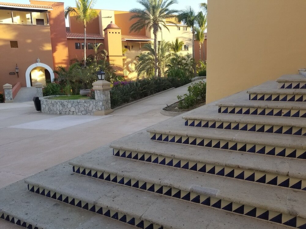 Фото 1 Minute to the Sand