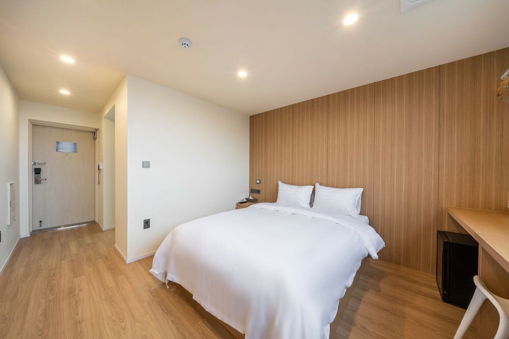 Фото Aroomi Hotel