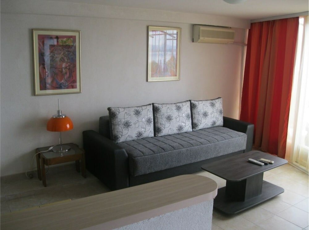 Фото Villa Eros Apartments