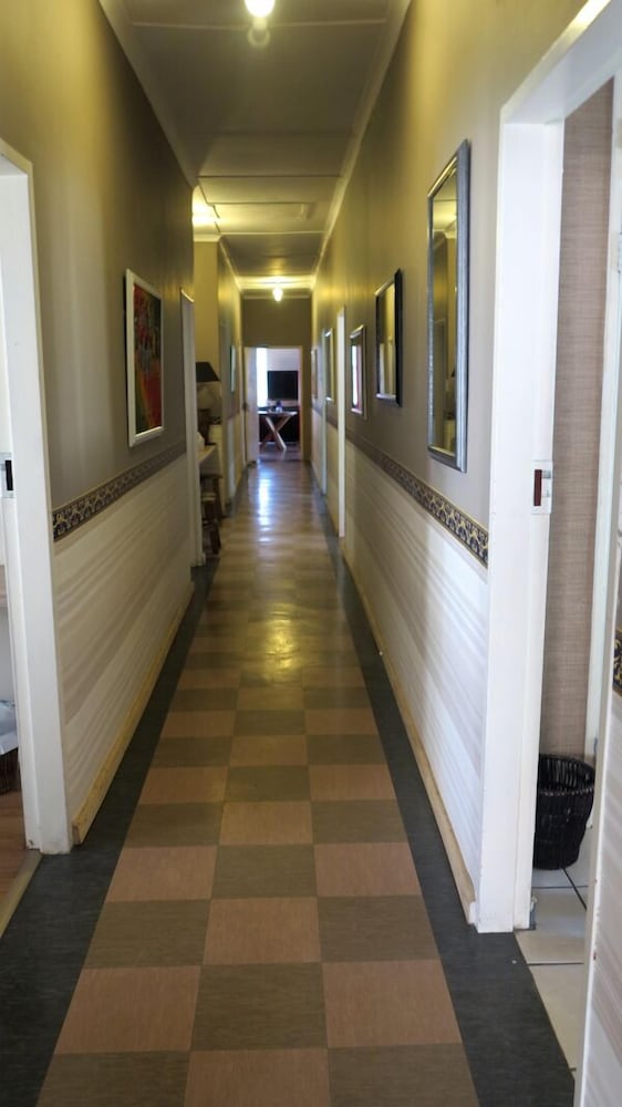 Фото Umgwezi Lodge And Backpackers