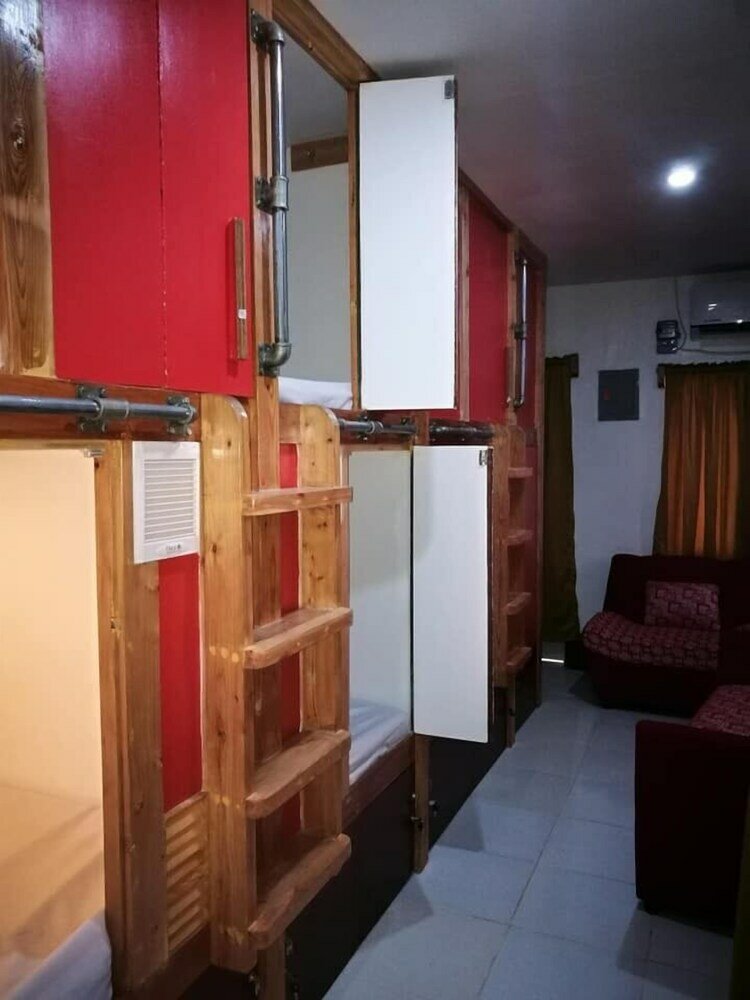 Фото 8th Street Hostel