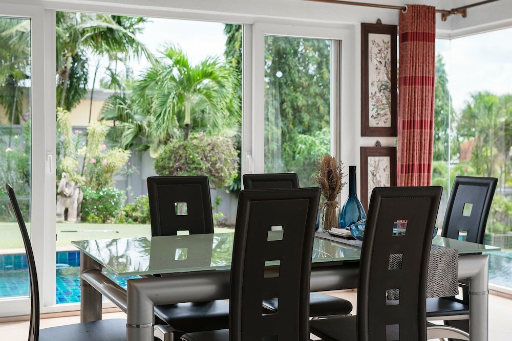 Фото Stunning Luxury Golf and Pool Villas