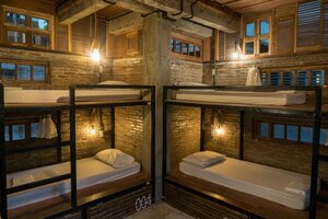 Гостиница The Flying Fish Hostel