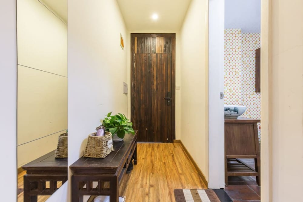 Фото Shanghai Yanshe Huashan Road Branch