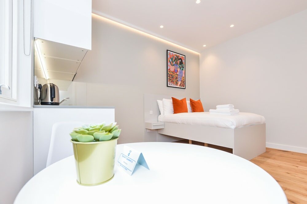 Фото Cromwell Serviced Apartment