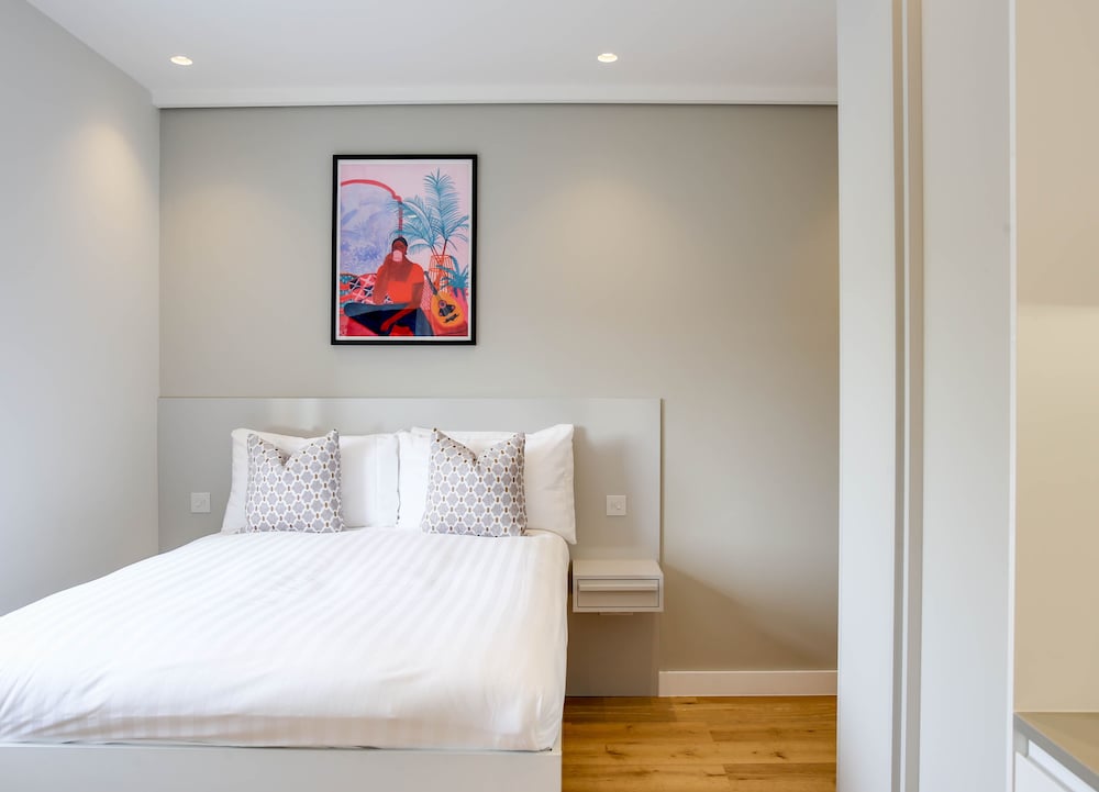 Фото Cromwell Serviced Apartment