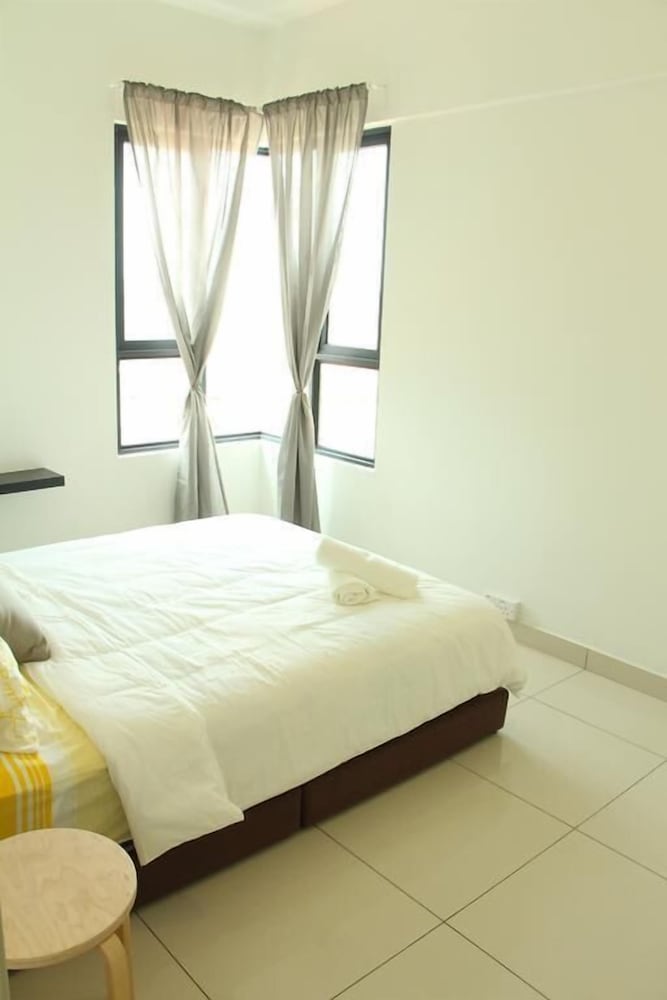 Фото Raffles Suites Homestay