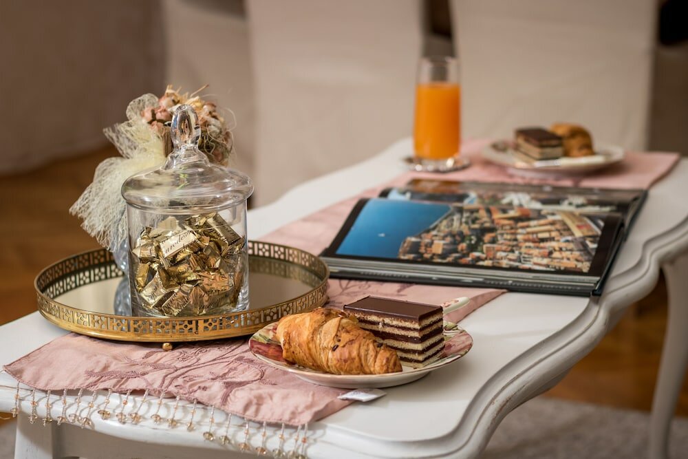 Фото Apartments and rooms Perla