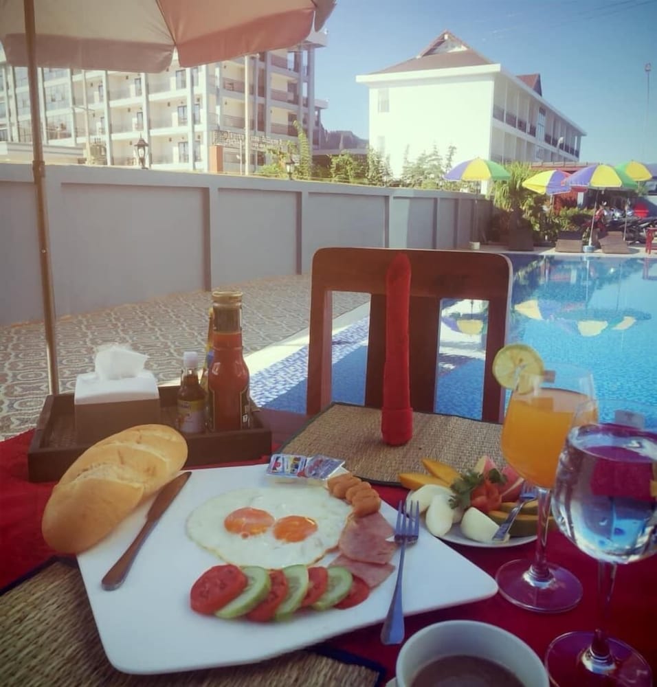 Фото отеля 2