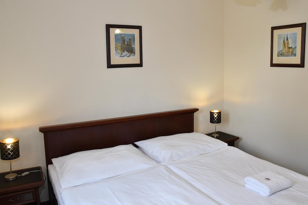 Фото Hotel Buchlovice