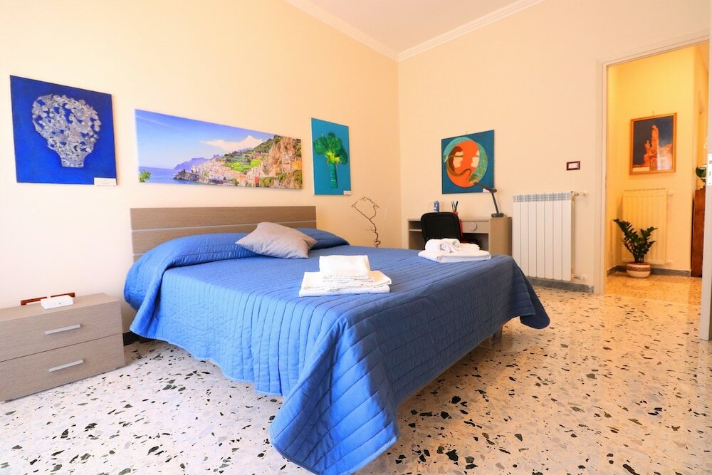 Фото Painter House