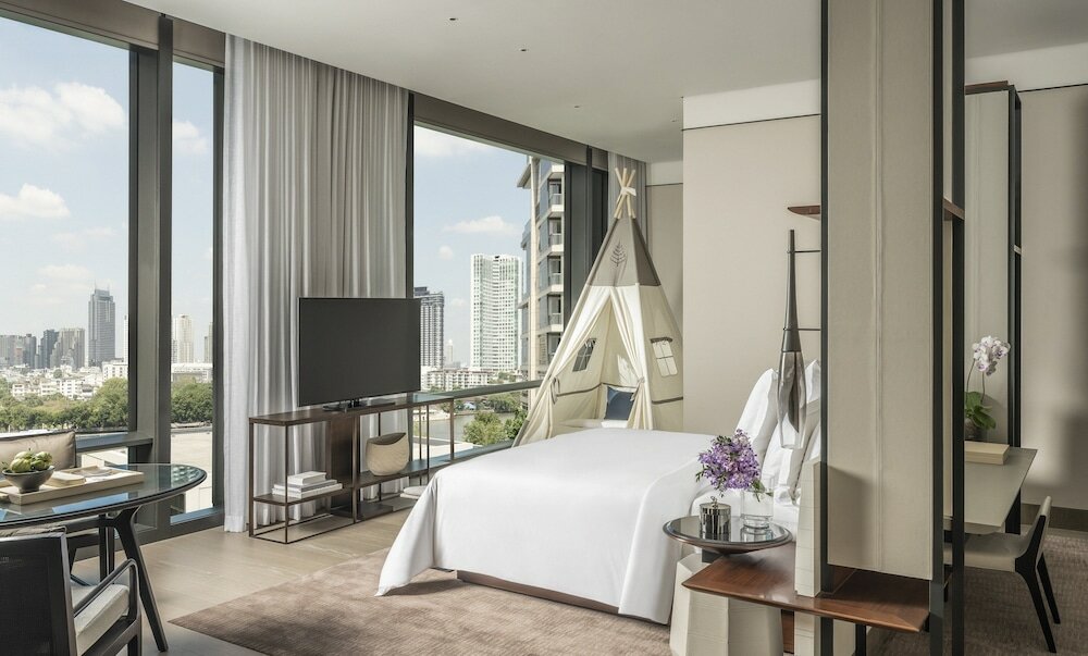 Фото Four Seasons Hotel Bangkok at Chao Phraya River
