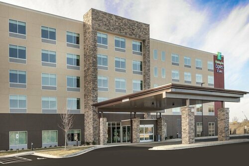 Гостиница Holiday Inn Express & Suites Hudson I-94, an Ihg Hotel