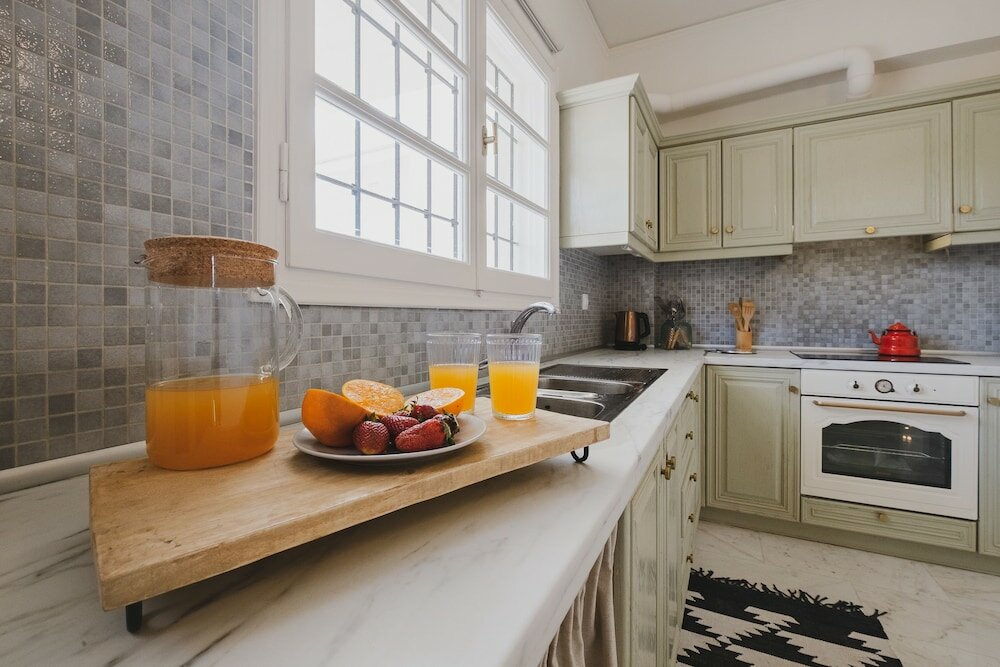 Фото Mid-Century Modern Villa Vintage Charm