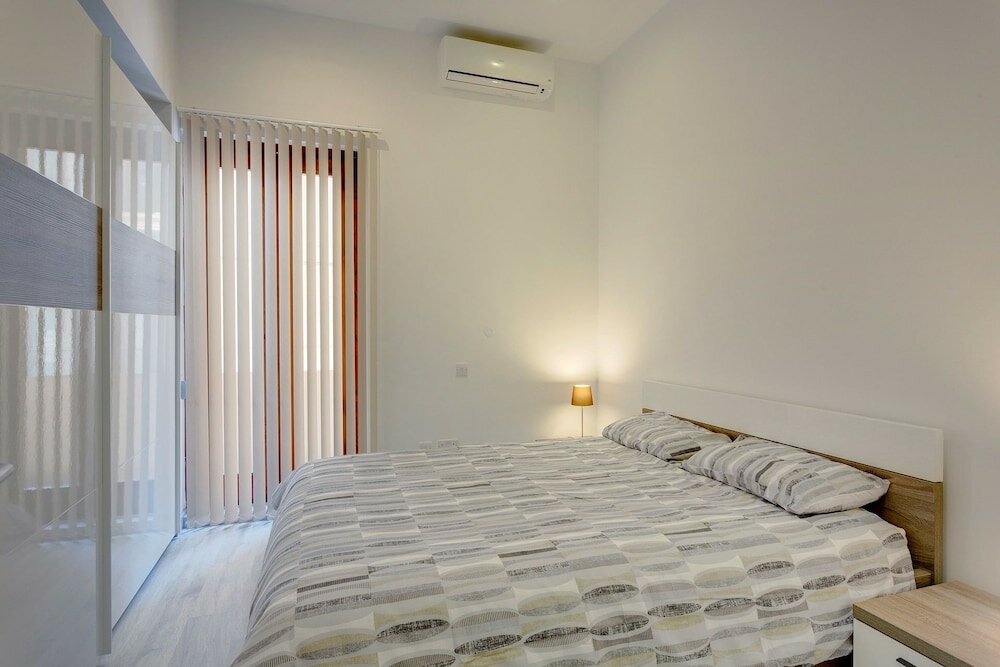 Фото Magical Rooftop Penthouse, Best Location In Sliema