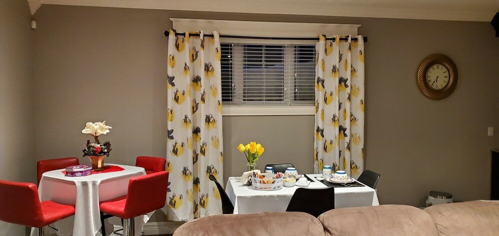 Фото The Blue Jay Nest