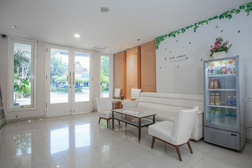 Фото RedDoorz Plus @ Idjen Boulevard Malang
