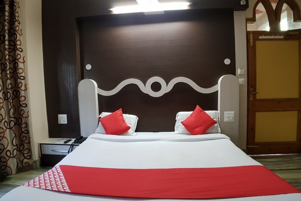 Фото Oyo 30576 Satyam Regency