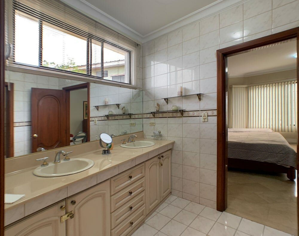 Фото Cesar's House Guayaquil Home Rental