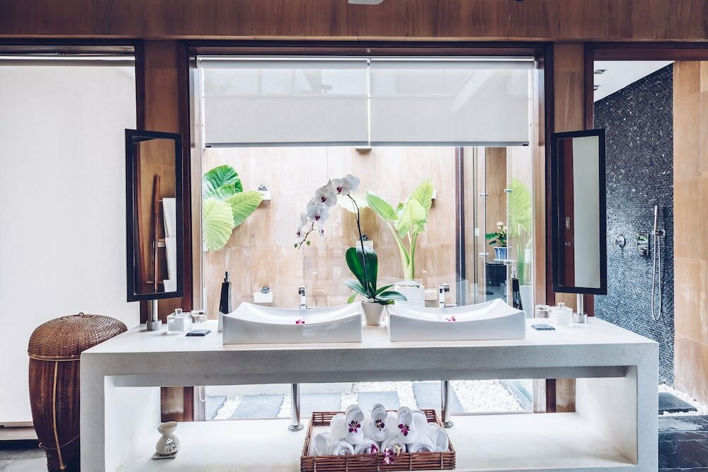 Фото 5 Bedroom Beach Front Villa Lotus