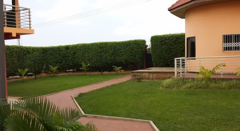 Фото Ponderosa Travel Lodge