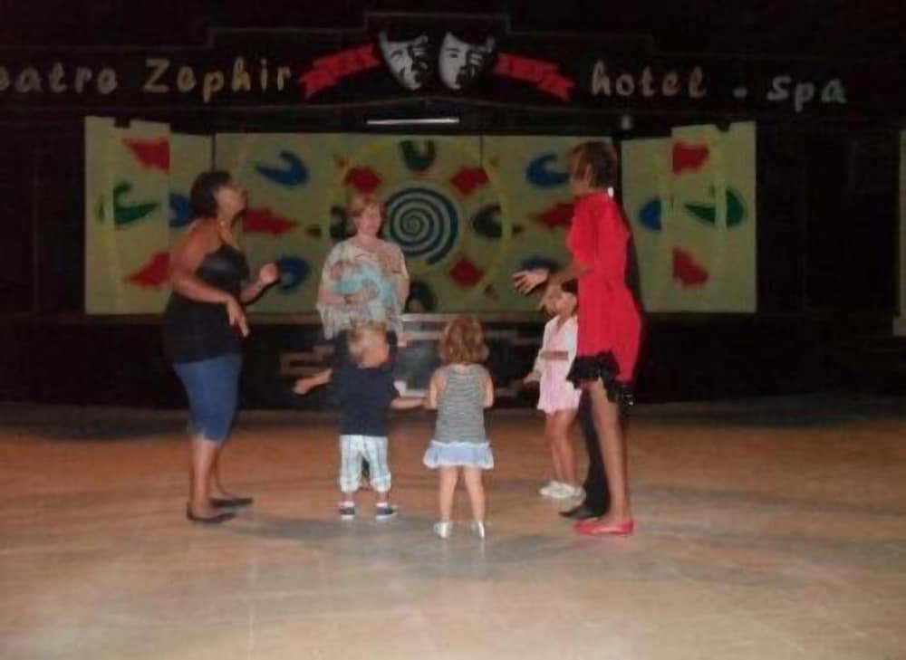 Фото Zephir Hotel & SPA