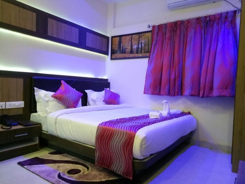 Фото Hotel Embassy International