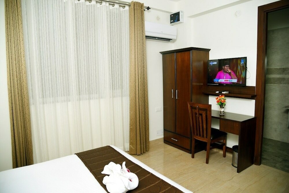 Фото Hotel Holiday Hill