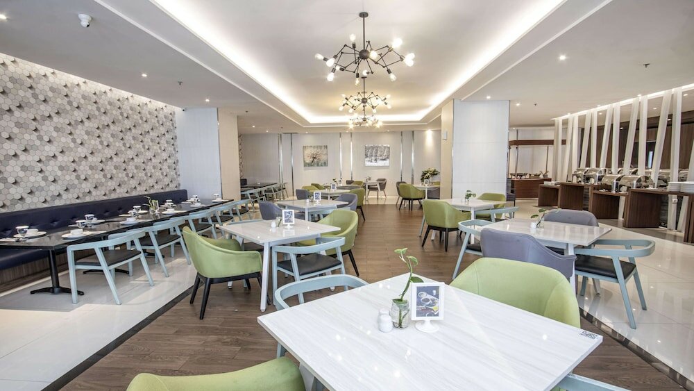 Фото Golden Tulip Essential Makassar