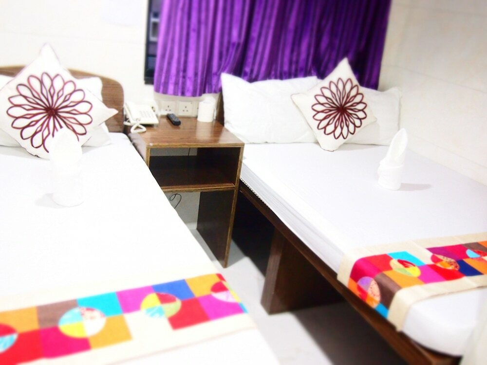 Фото Traveller's Hostel