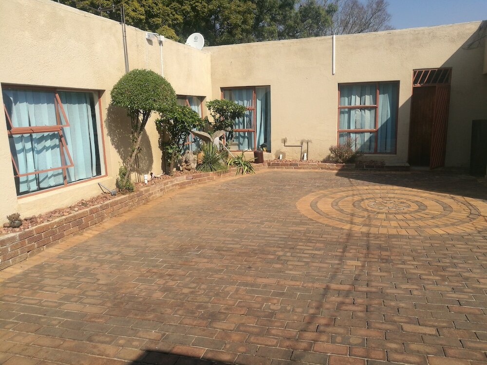 Фото Naisar Holiday Home & Cottage Primrose