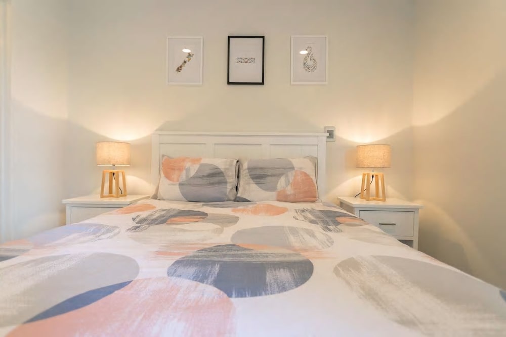 Фото The Ivory at Epsom