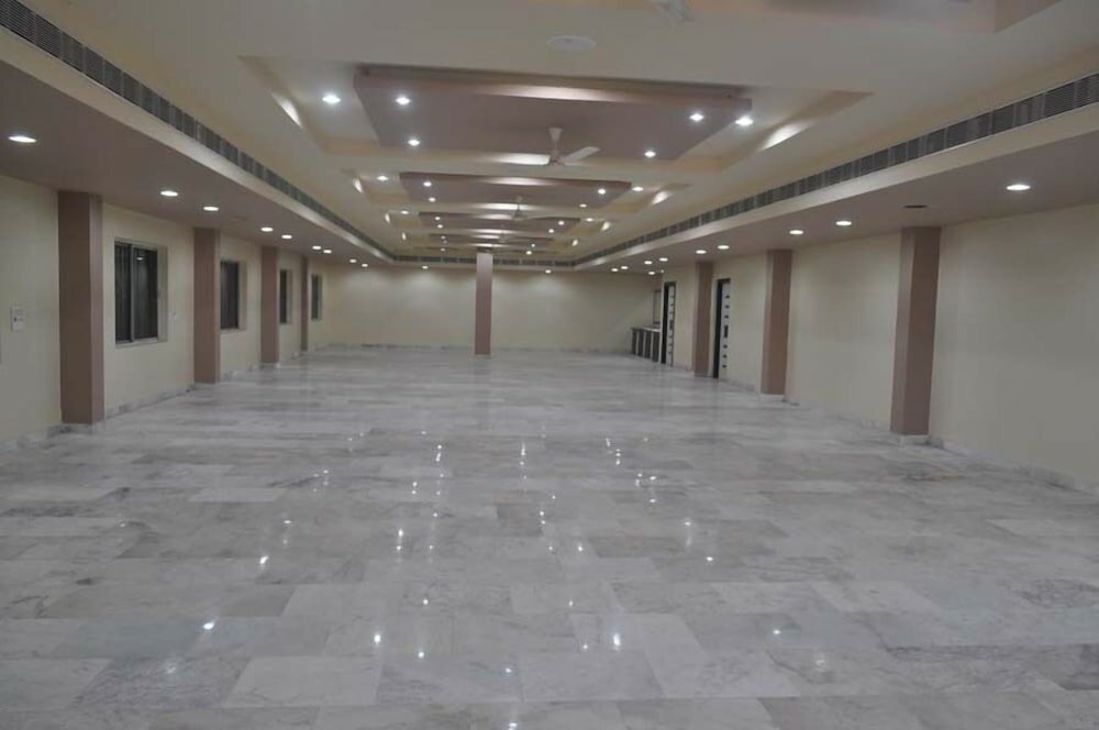 Фото Oyo 29689 Hotel Pramod