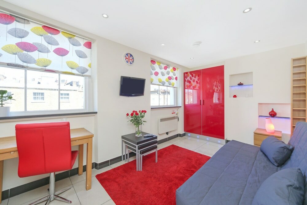 Фото Baker Street Suites