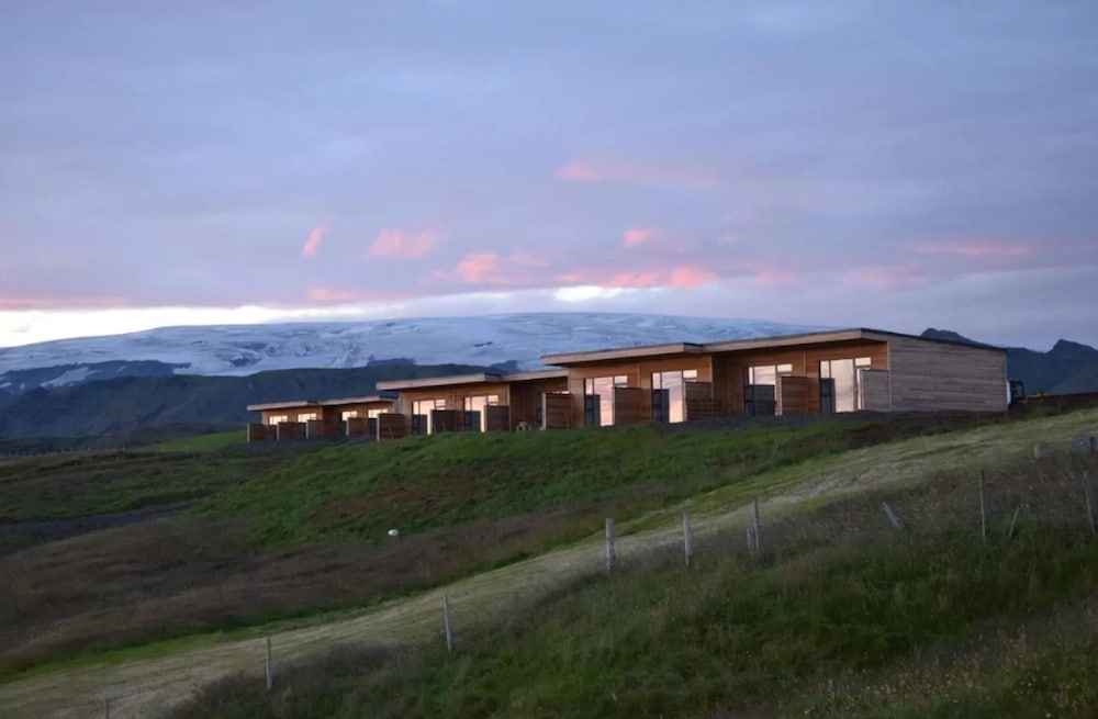 Фото Black Beach Suites