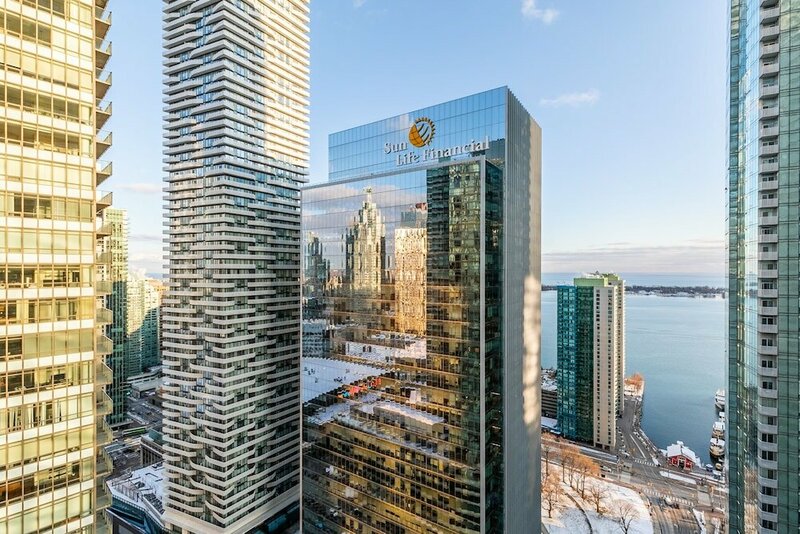 Гостиница Simply Comfort Gorgeous Apartments in the Heart of Toronto в Торонто