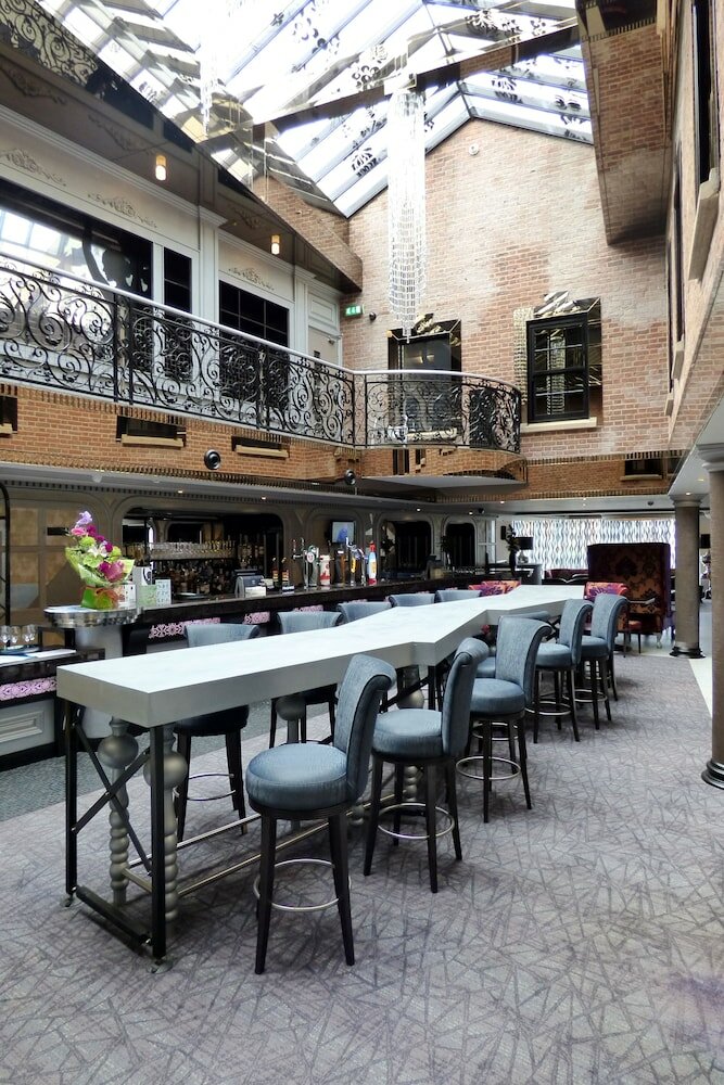 Фото Me and Mrs. Jones