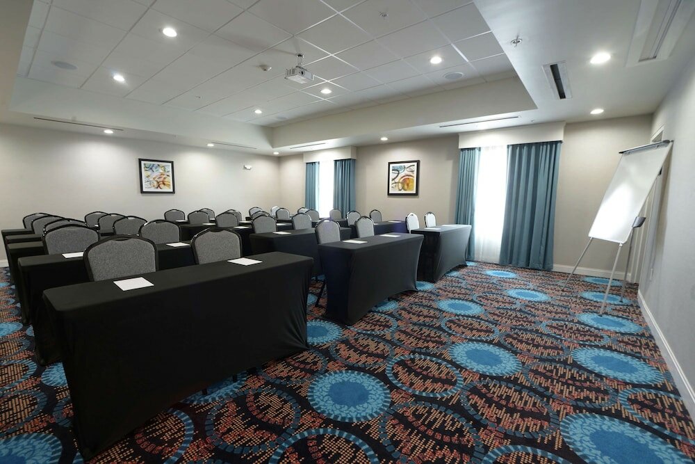 Фото Hampton Inn & Suites Oklahoma City/Quail Springs