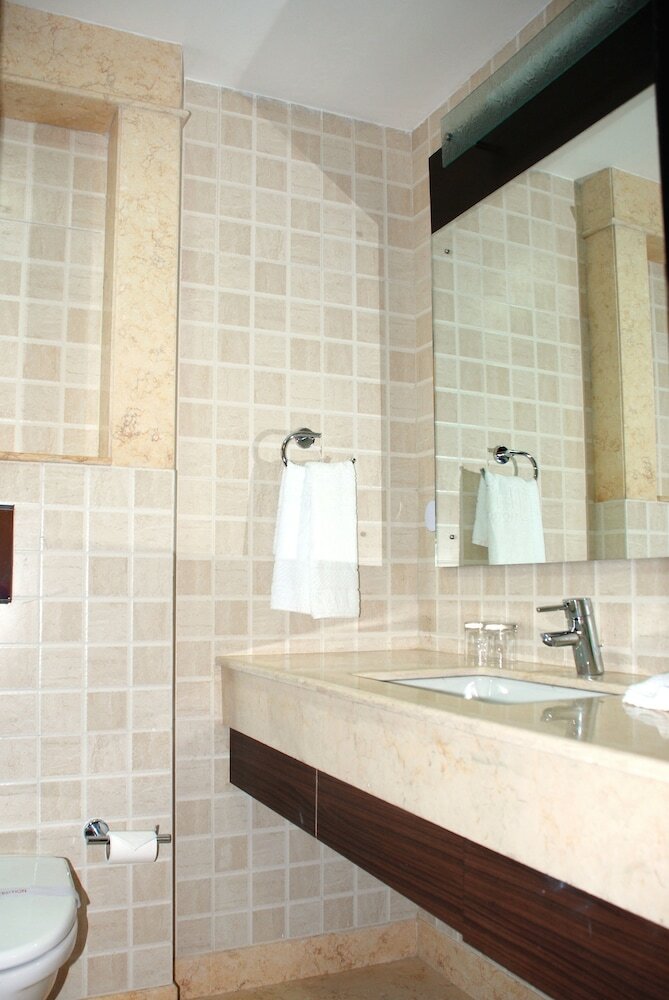 Фото Jht Hotel