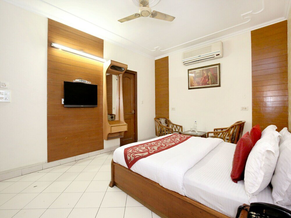 Фото Oyo 990 Hotel Paradise