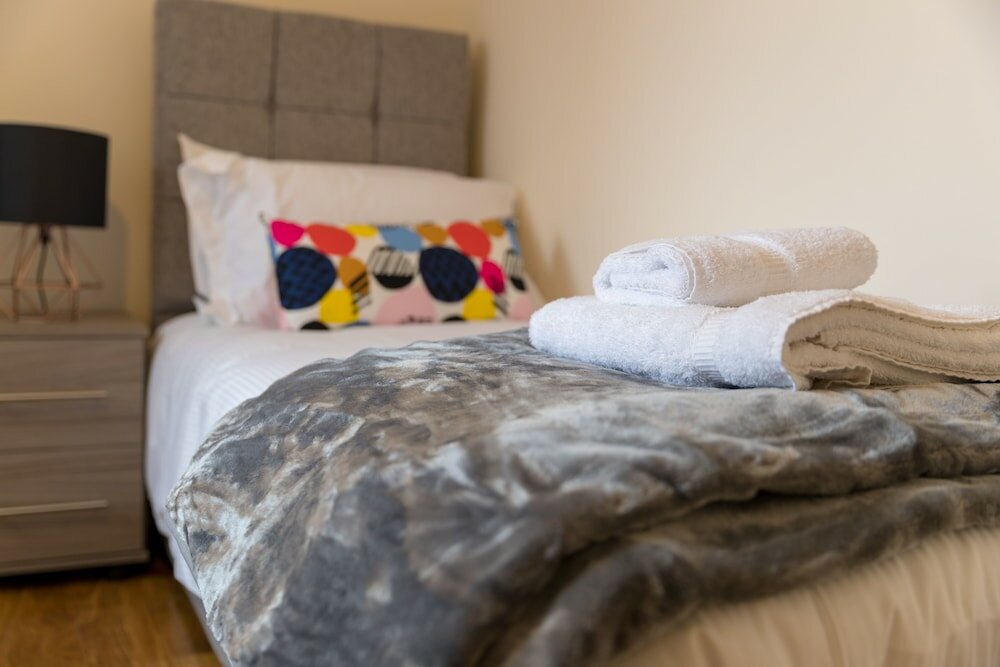 Фото London Heathrow Serviced Apartments