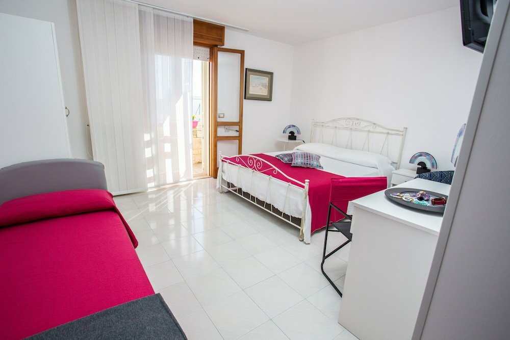 Фото La Porta di Mare B&b