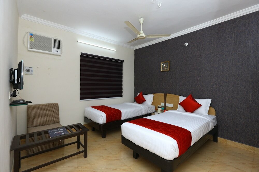 Фото Oyo 9372 Rich Inn