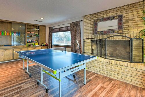 Гостиница Lewisville Ranch House for Rent on 5 Acres! в Льюисвилле